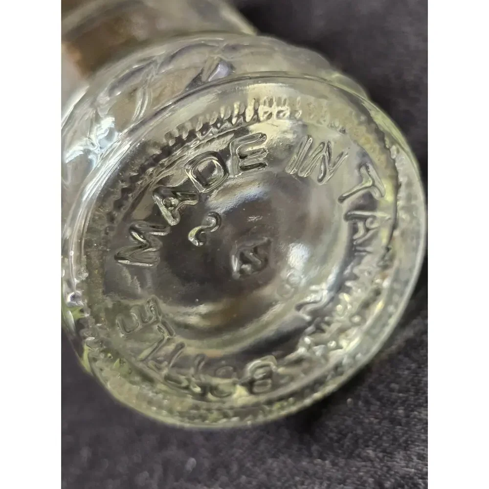 Vintage Glass Spice Bottles Shaker Jars With Faux Wood Lids Lot Of 12